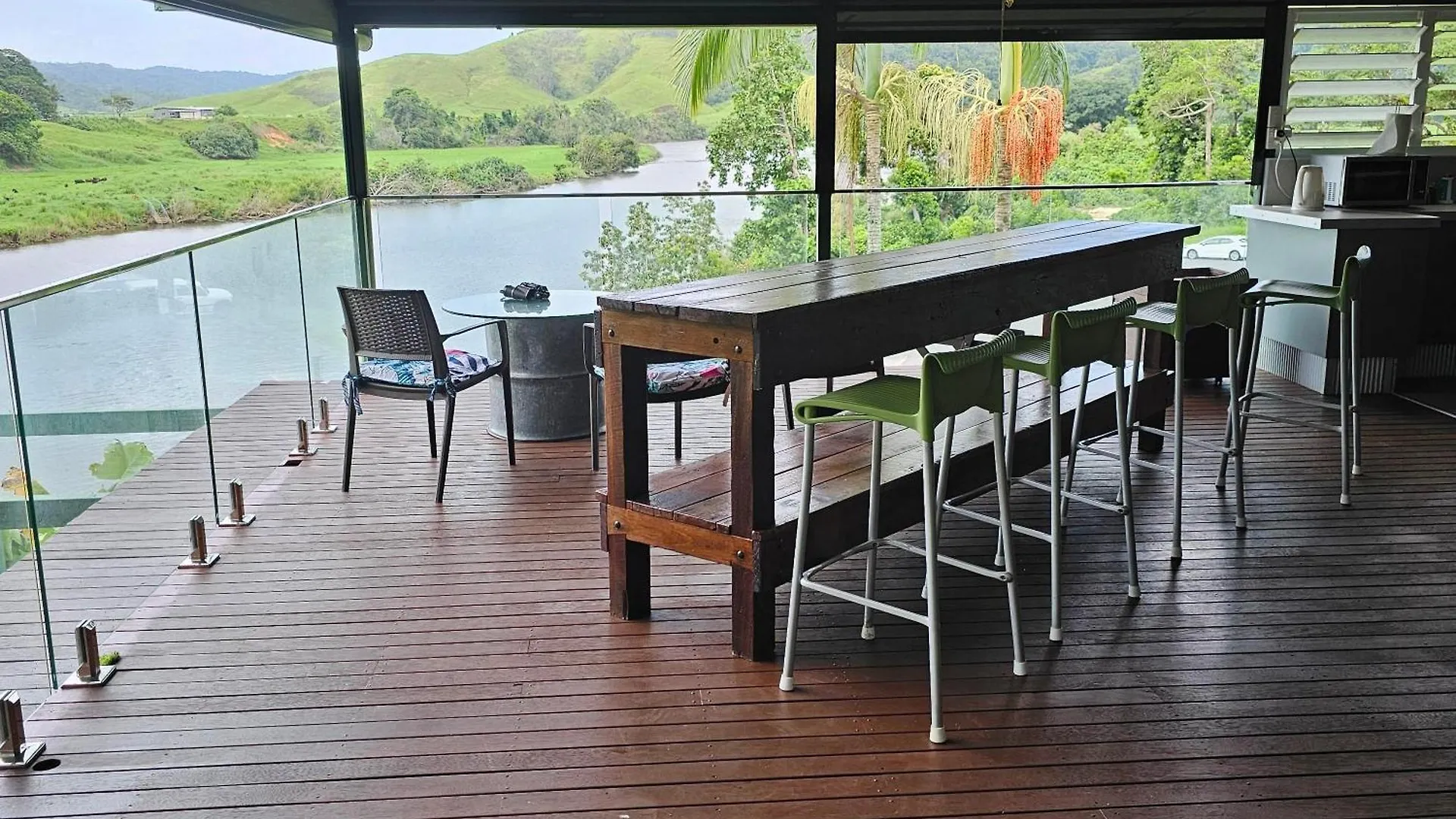 Daintree Riverview Lodges & Van Park