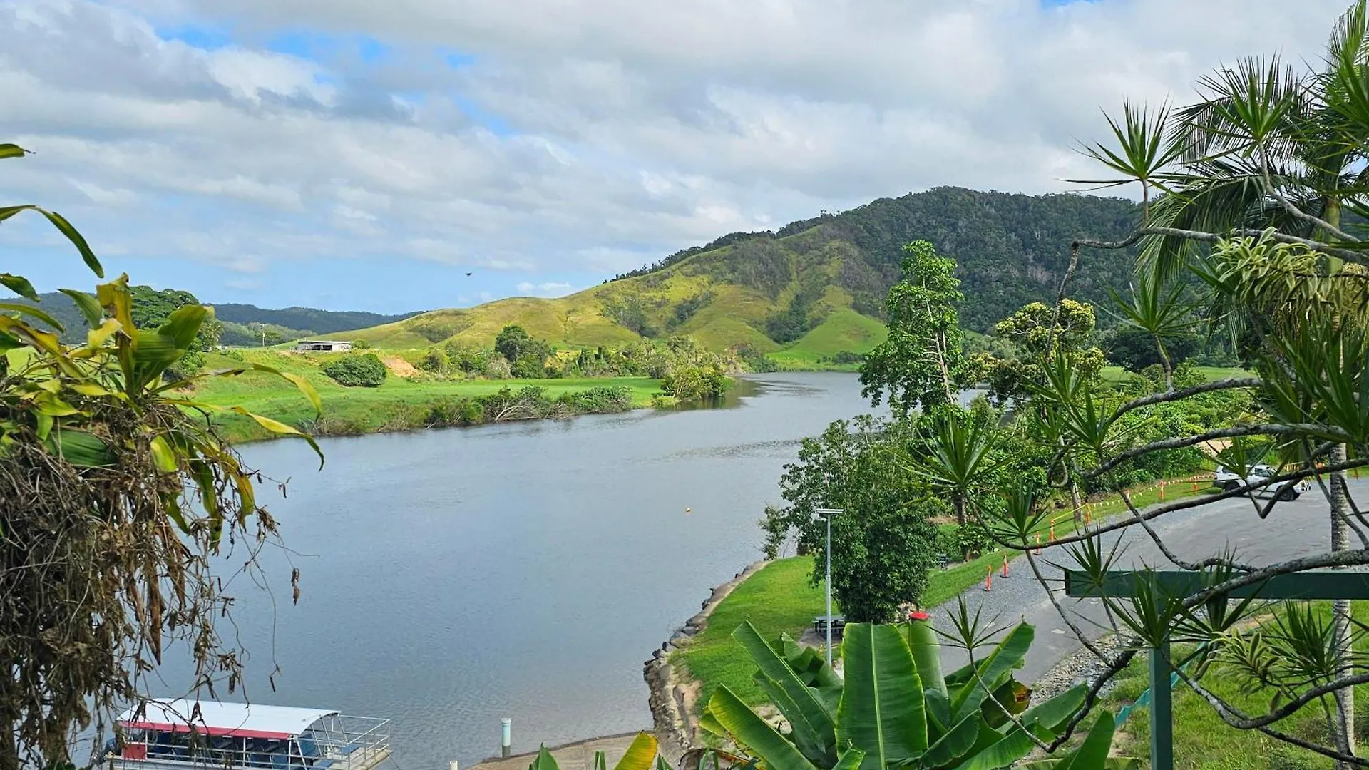 Daintree Riverview Lodges & Van Park Australia