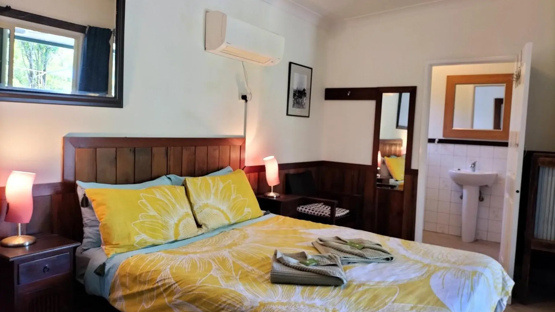 Daintree Riverview Lodges & Van Park